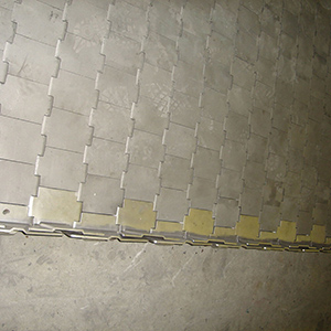 Bandes transporteuses moulées